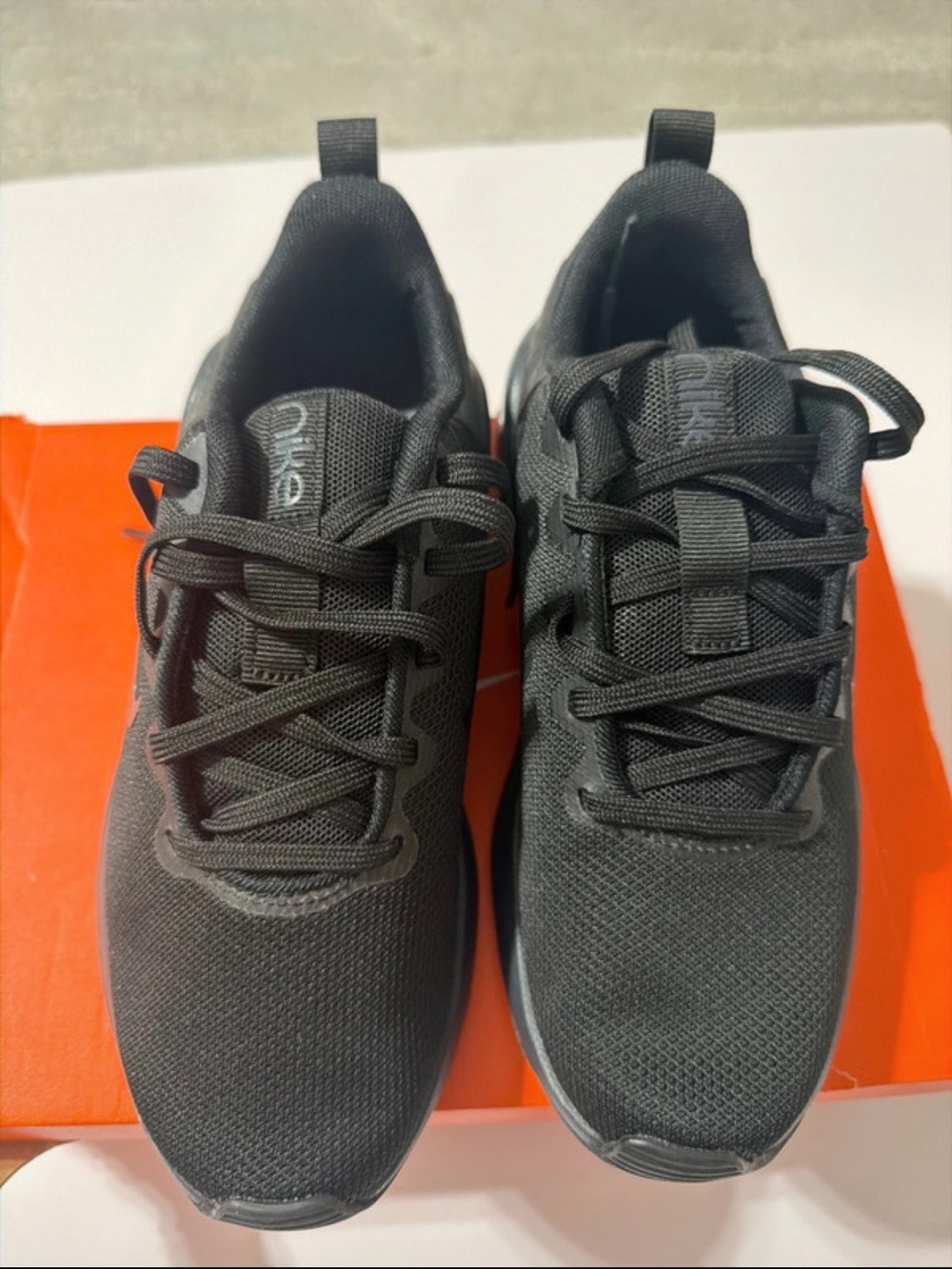 Nike Kids Black Low-Top Sneakers - Picture 2 of 8
